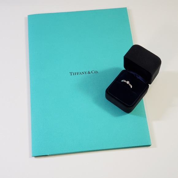 0.18 CT Tiffany & Co Diamond Harmony Ring - Picture 3 of 12